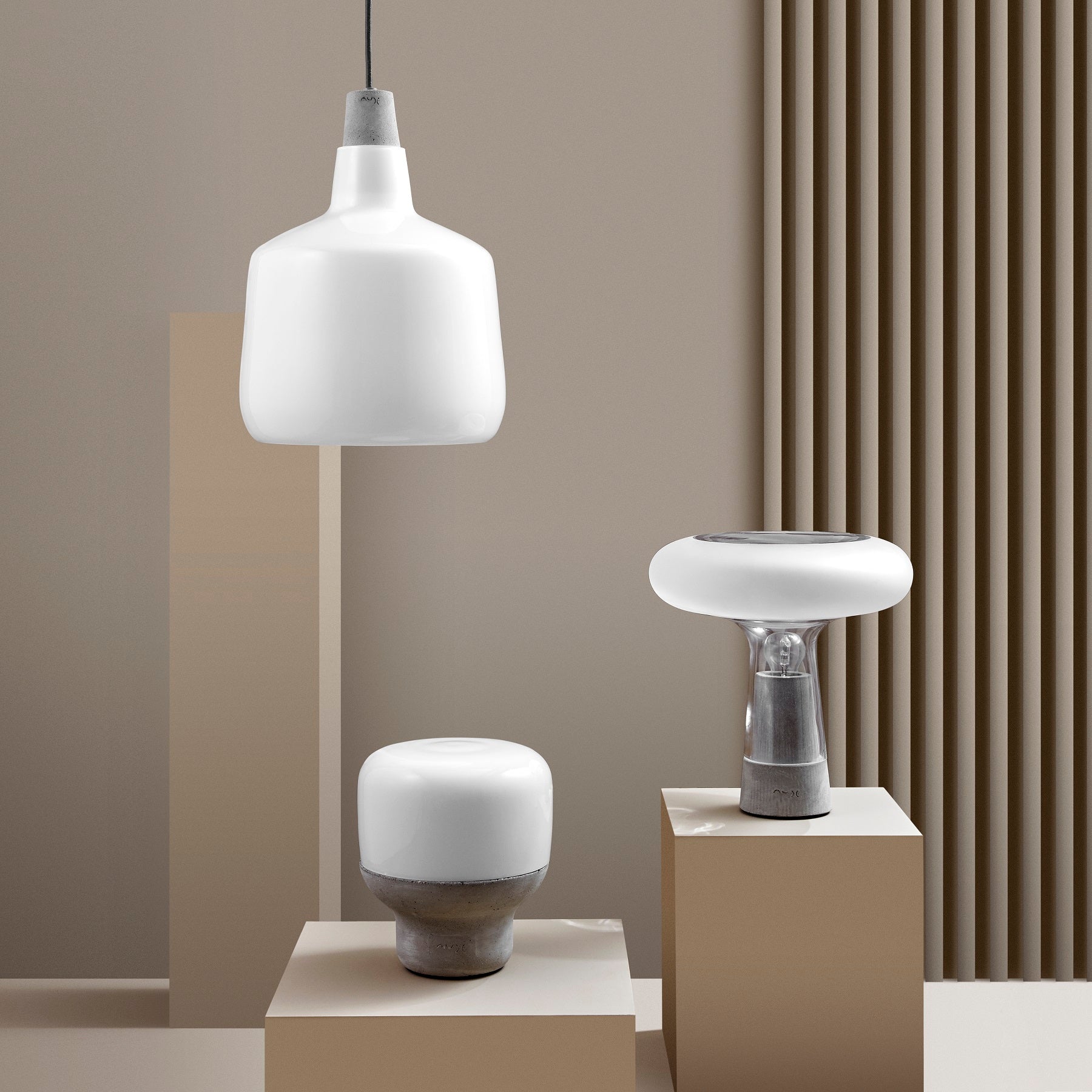 Lampada Liscia in Vetro Opaco con Base in Pietra