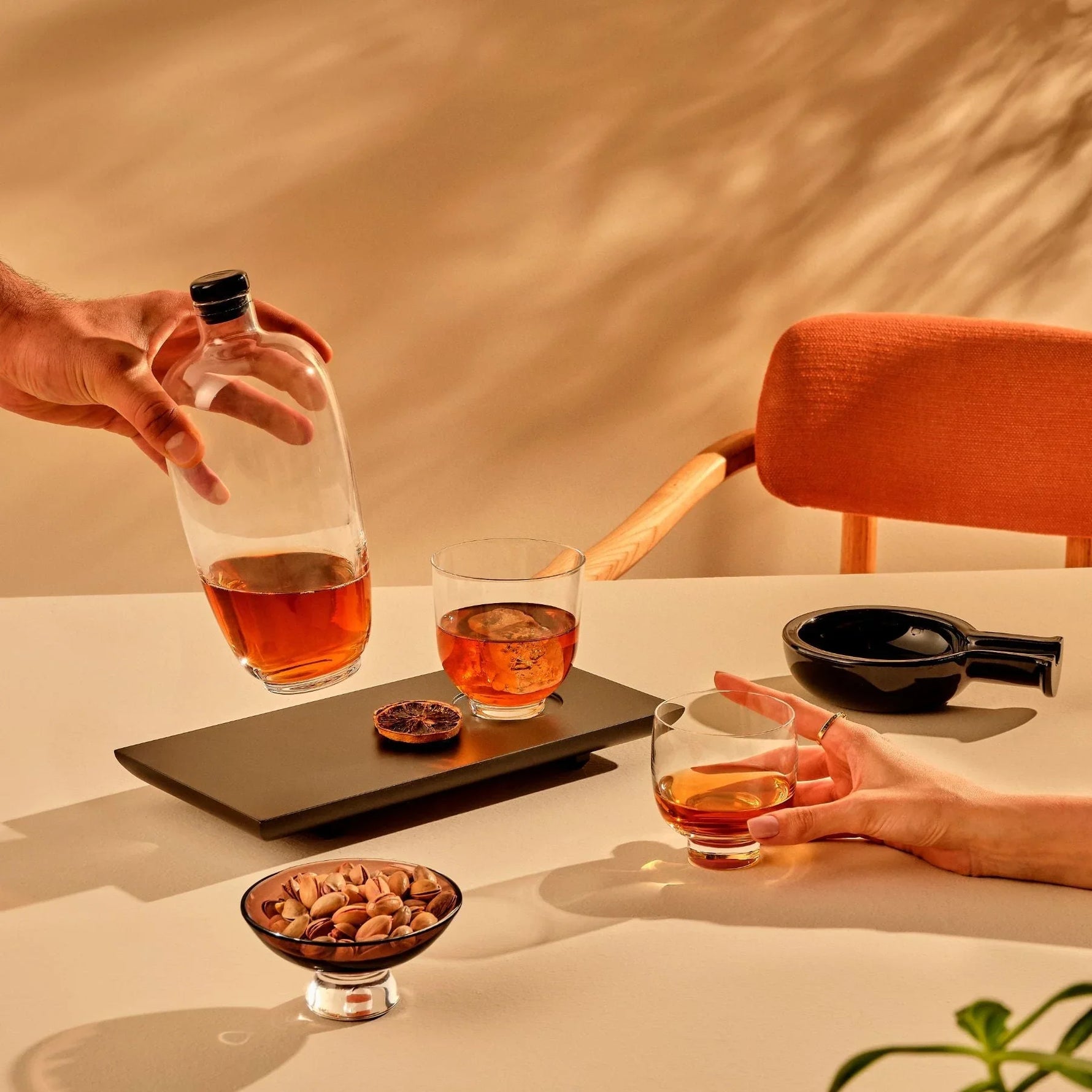 Malt Whisky Bottle Tall with Wooden Tray - NUDE EU