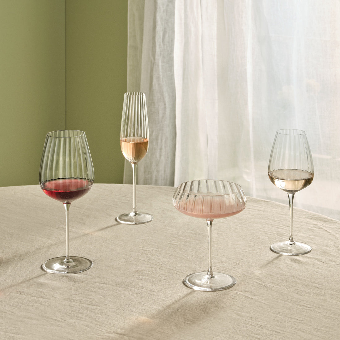Round Up Set of 2 Red wine glasses